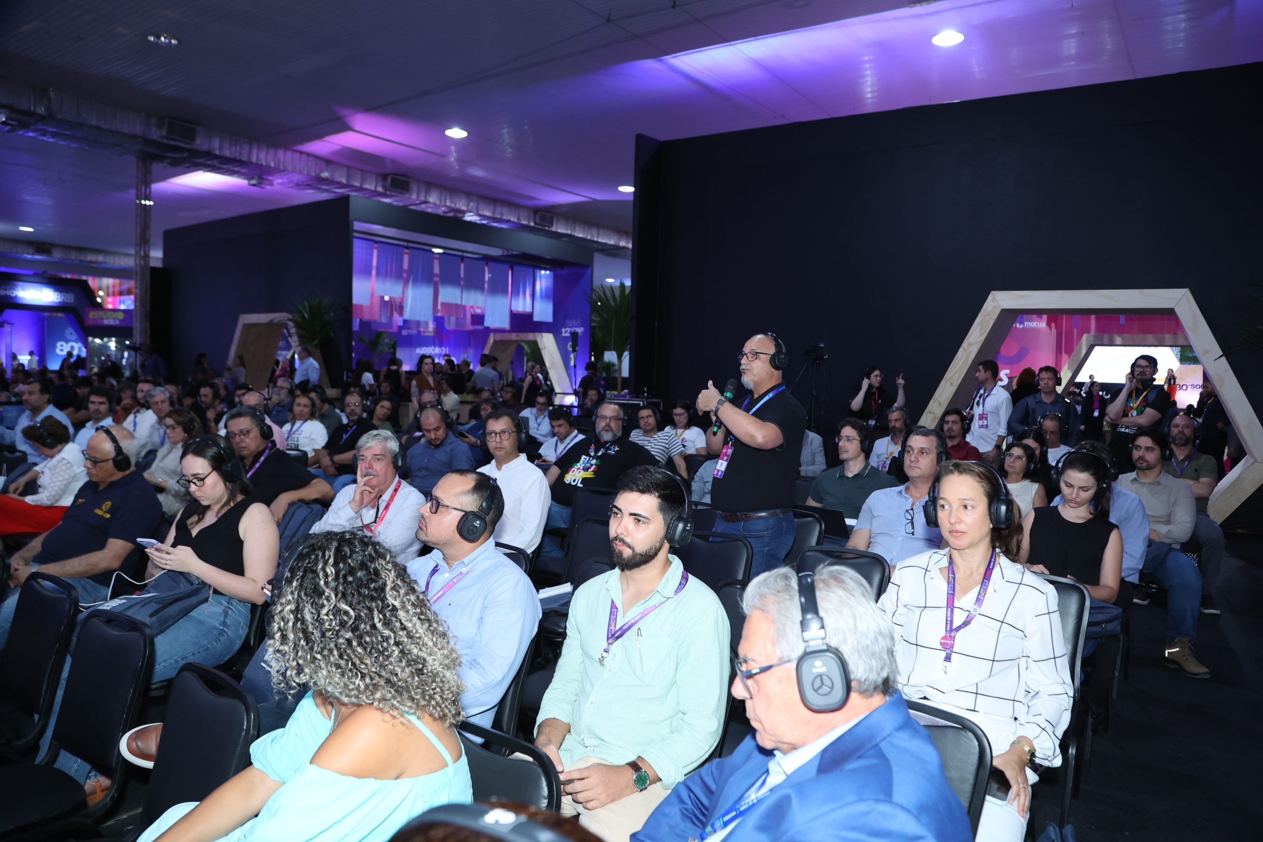 Questionamentos abordaram aspectos sobre a realidade do BIM na academia e no mercado de trabalho