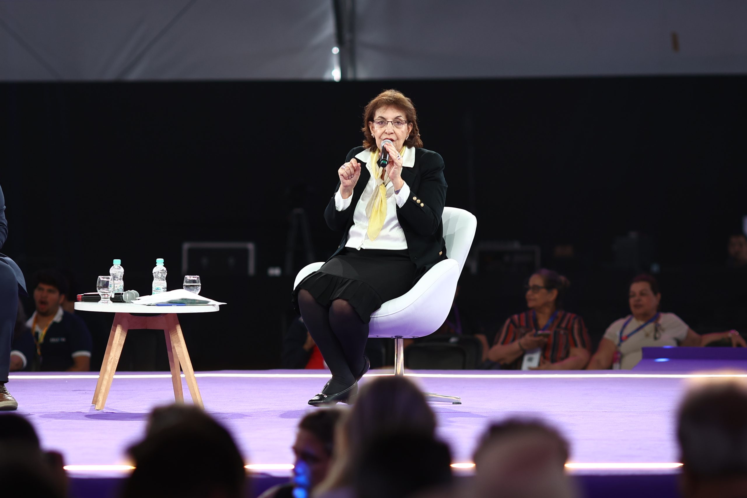 Trajetórias da geóloga Sylvia Anjos e de outras profissionais da empresa conquistaram o público da Soea durante a homenagem a Magda Chambriard