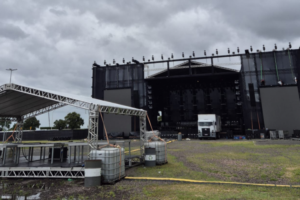 CREA-RS fiscaliza montagem de festa de réveillon de Porto Alegre