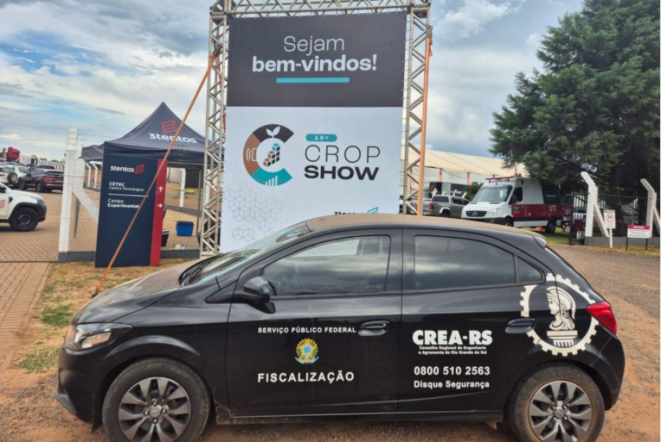CREA-RS realiza ação de fiscalização na CropShow 2026