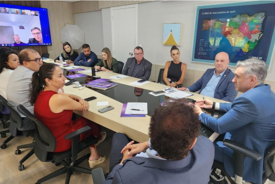 Creasul debate Selo de Conformidade e alinhamento para o CREA Summit