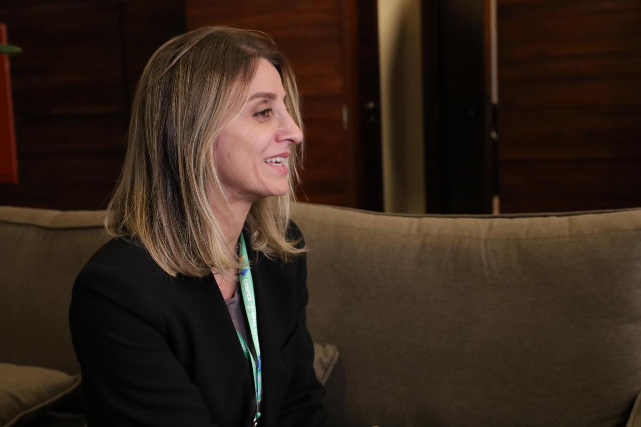 A gerente S&iacute;lvia Cunha &eacute; uma das principais respons&aacute;veis pela organiza&ccedil;&atilde;o dos documentos e tratativas do Encontro