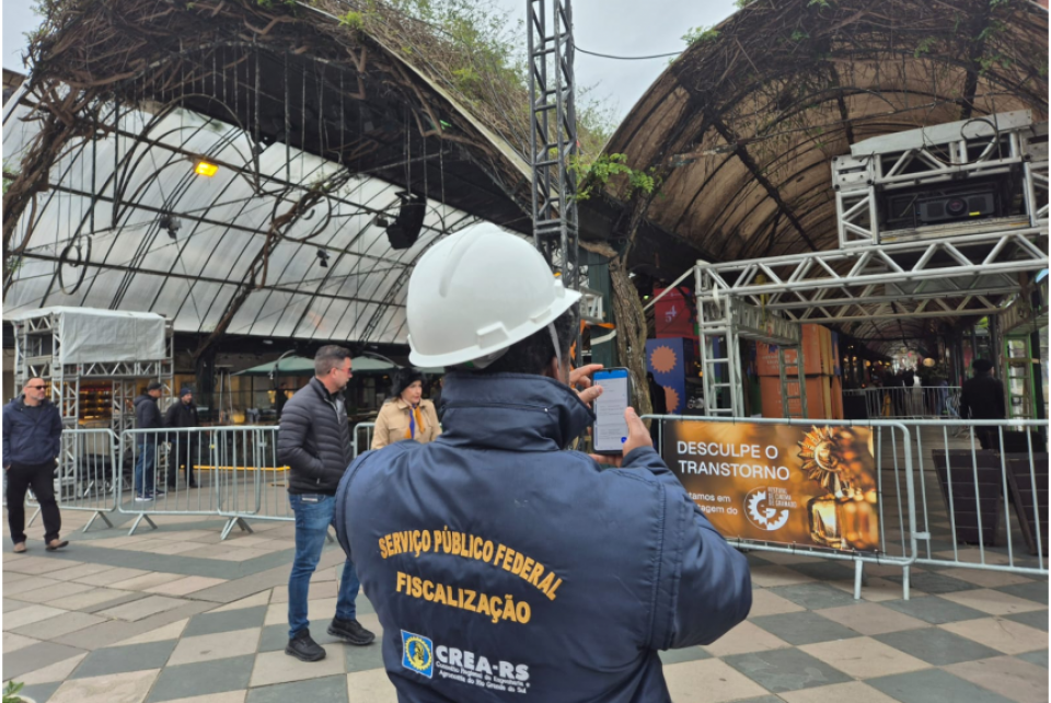 Montagem das estruturas do Festival de Cinema de Gramado recebe fiscalização