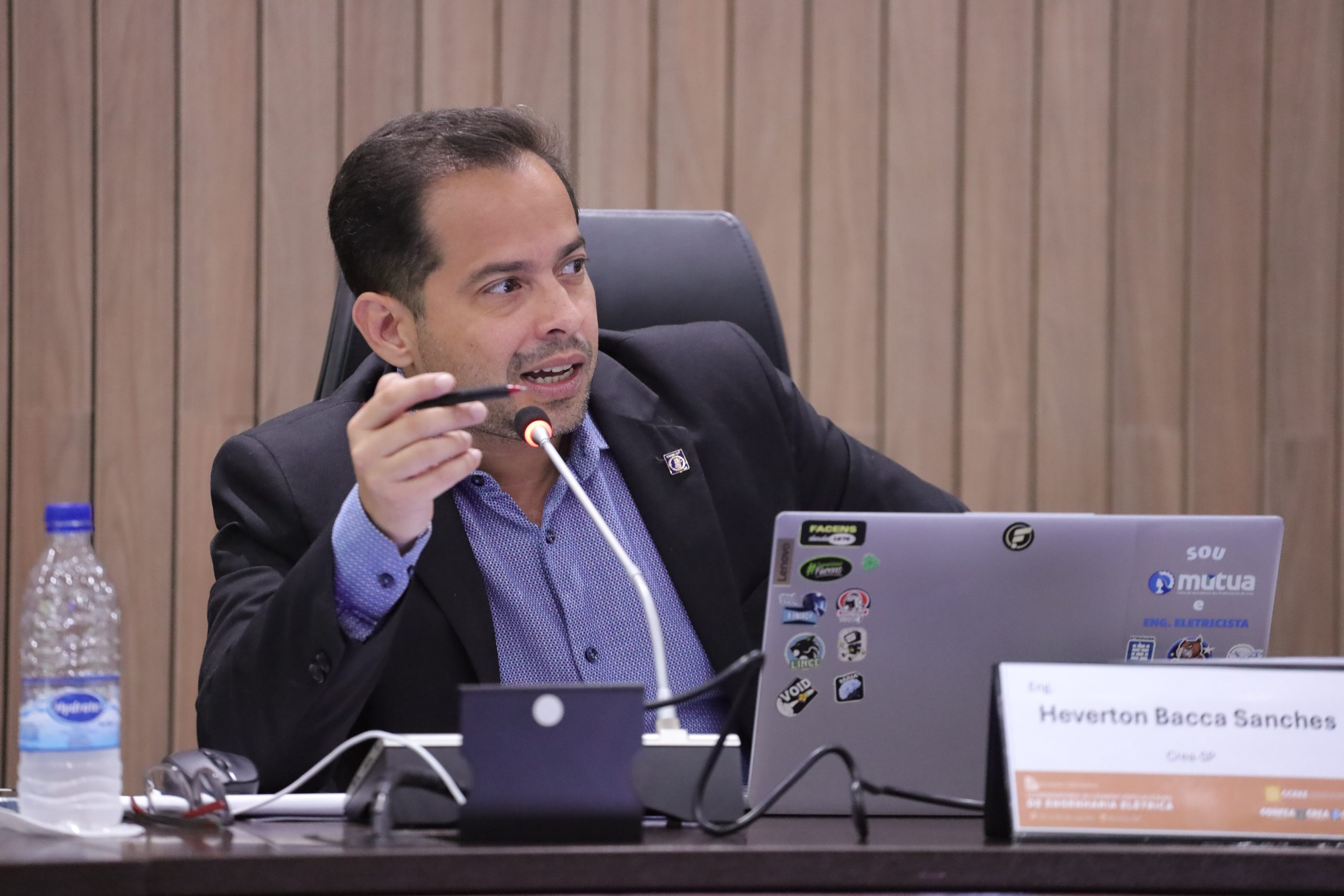 Coordenador Herivelton Bacca saudou o empenho de todos os participantes para a contribui&ccedil;&atilde;o com as propostas a serem encaminhadas at&eacute; a pr&oacute;xima reuni&atilde;o, em Florian&oacute;polis