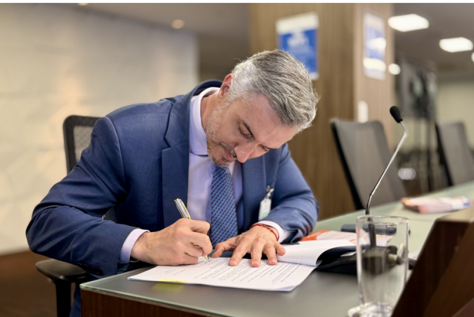Confea assina Termo de Compromisso Cidadão com o TCU