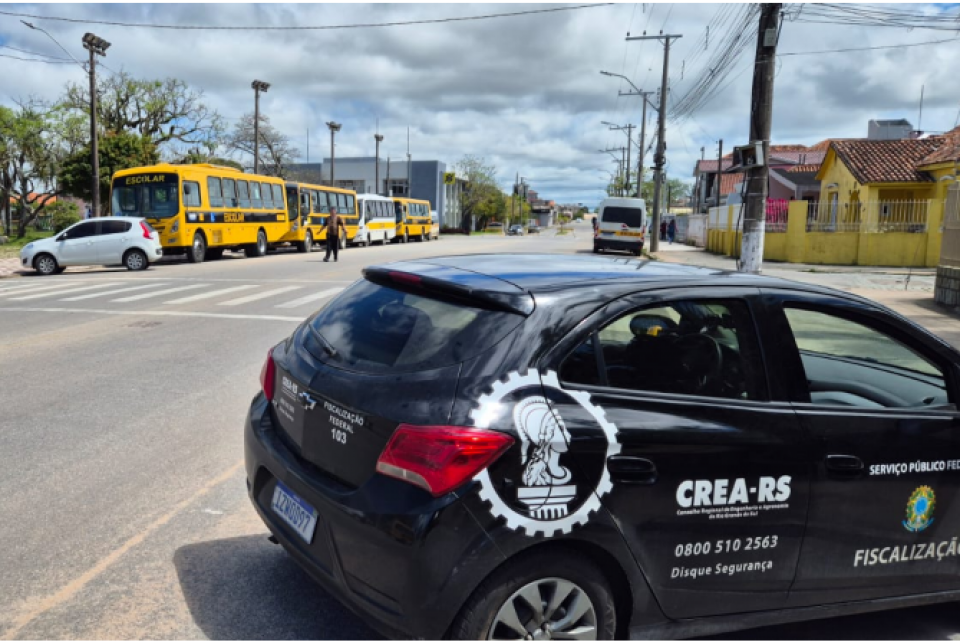 CREA-RS acompanha inspeção da frota de transporte escolar de São Lourenço do Sul