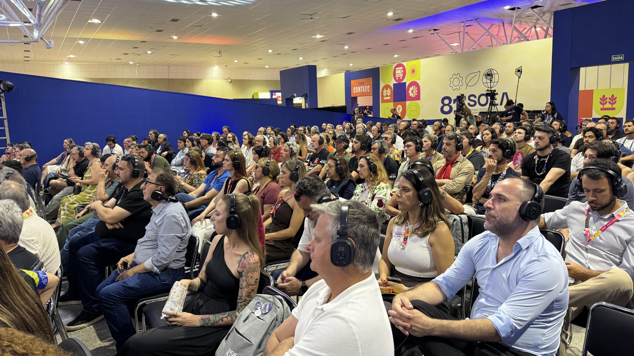 Público atento nas palestras